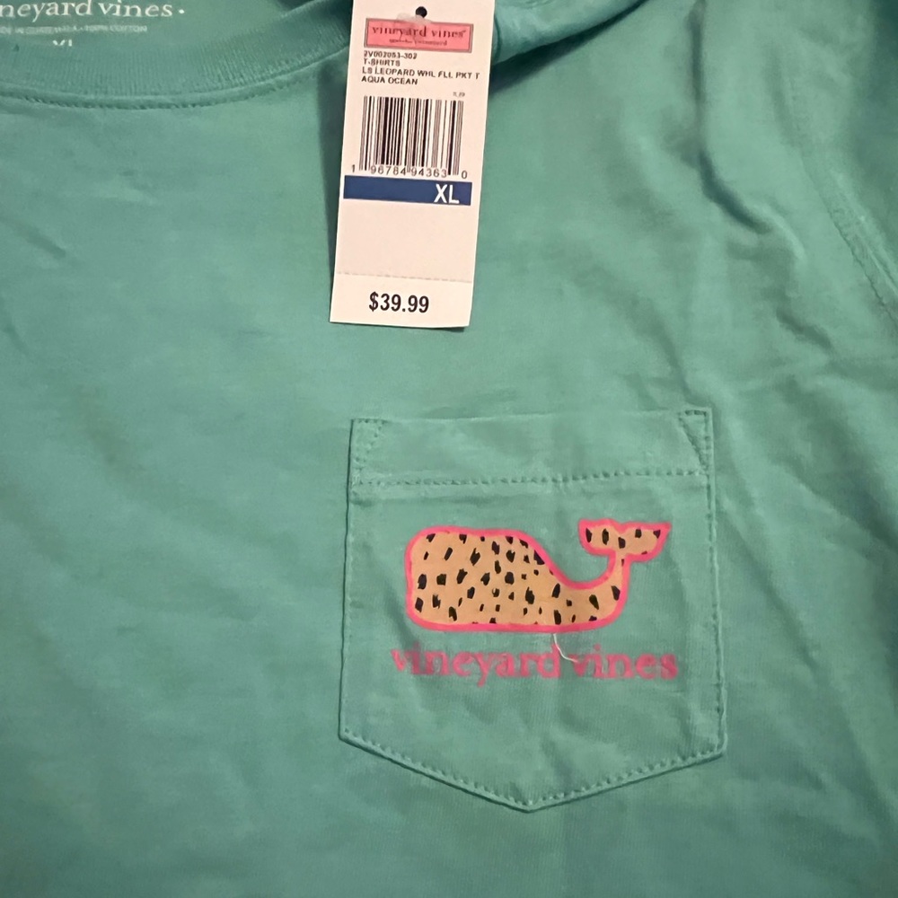 Womens vineyard vines tee